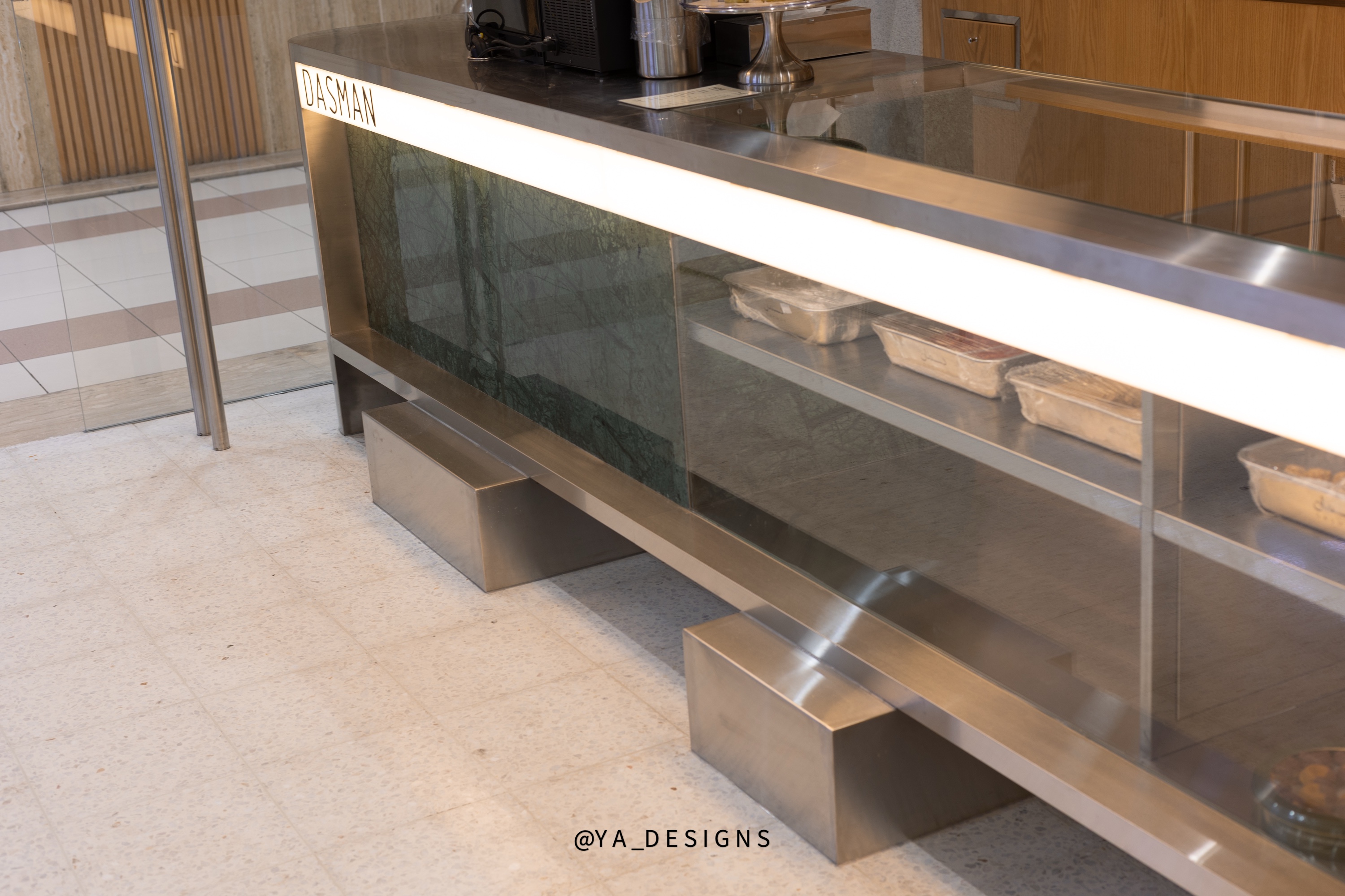 Dasman — interior photograph 7