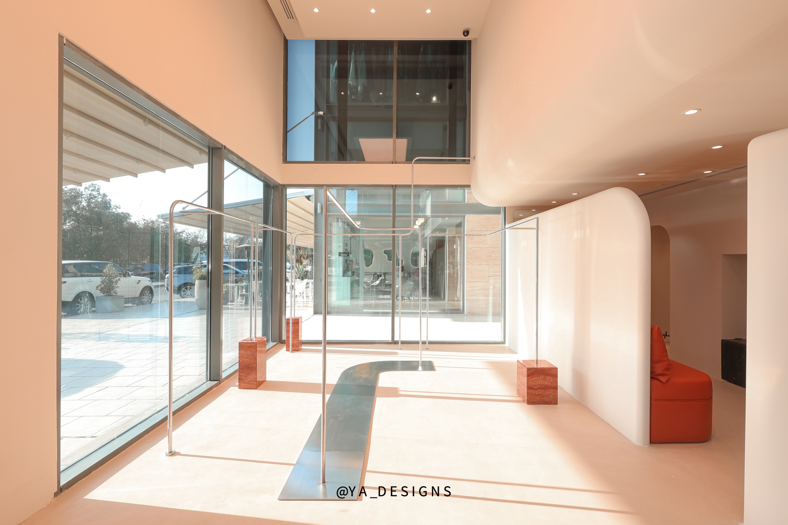 Marché — interior photograph 3