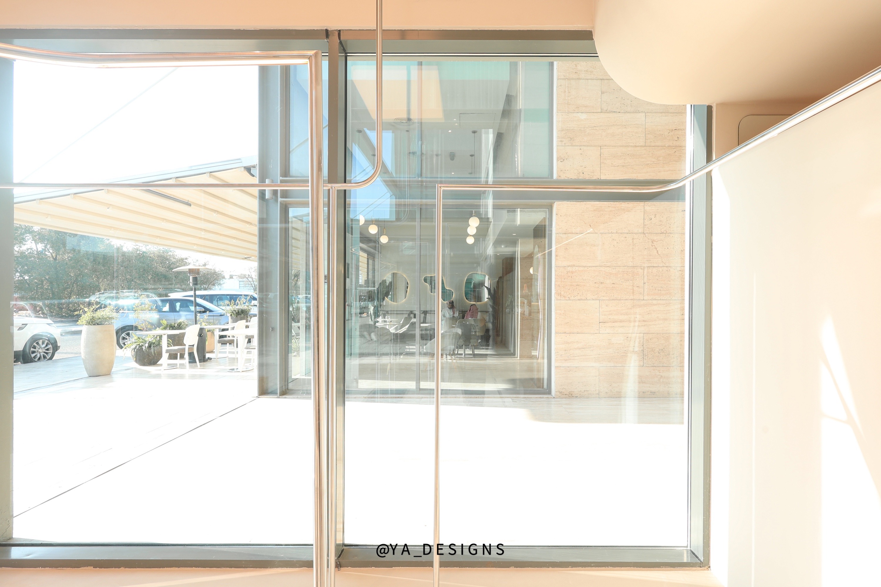 Marché — interior photograph 6